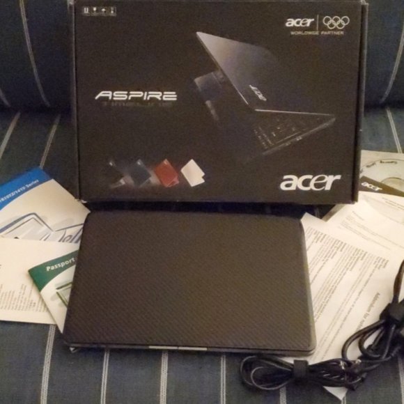 Acer 1810T 11.6" Laptop PC 4GB RAM 1 TB HDD Windows 10 - Picture 6 of 7